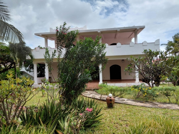 watamu-peponi-4bed-house-half-acre-near-beach-45m
