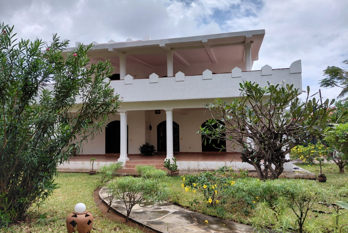 watamu-peponi-4bed-house-half-acre-near-beach-45m