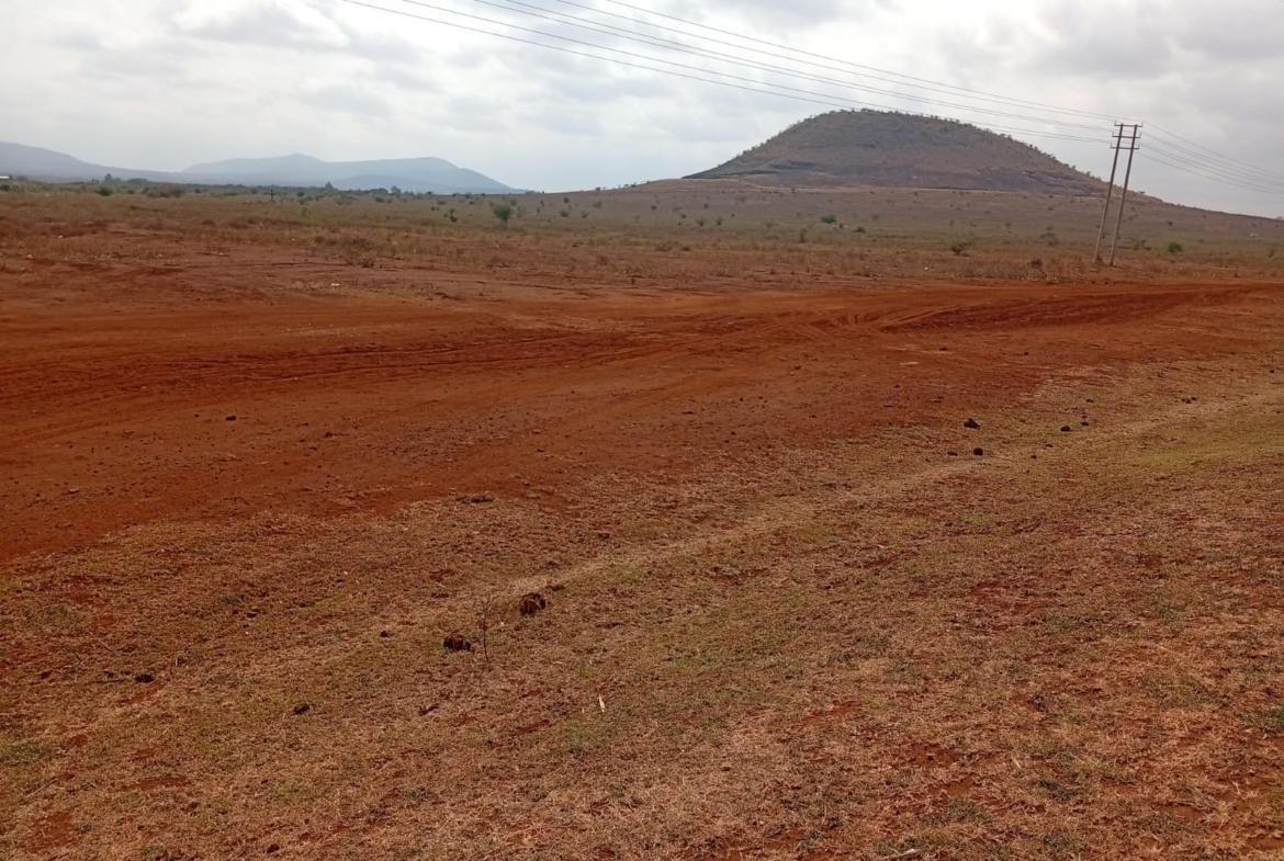 909 Acres for sale in Sultan hamud