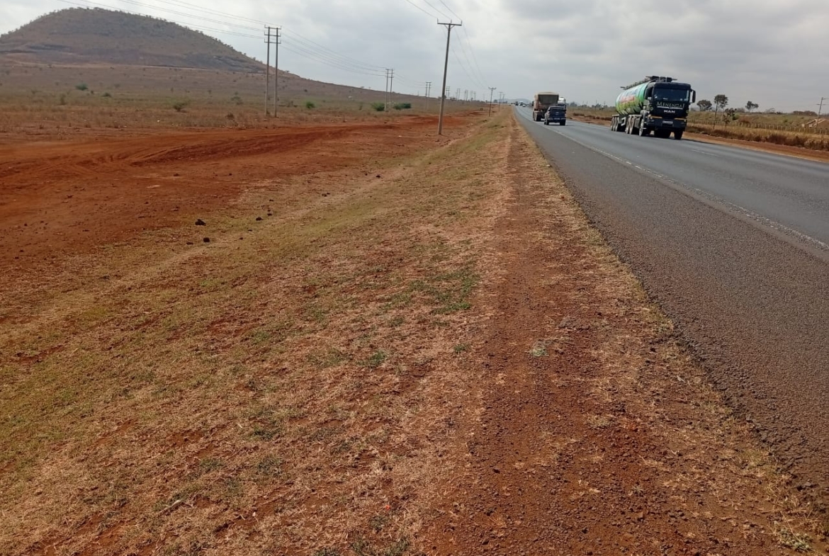 909 Acres for sale in Sultan hamud