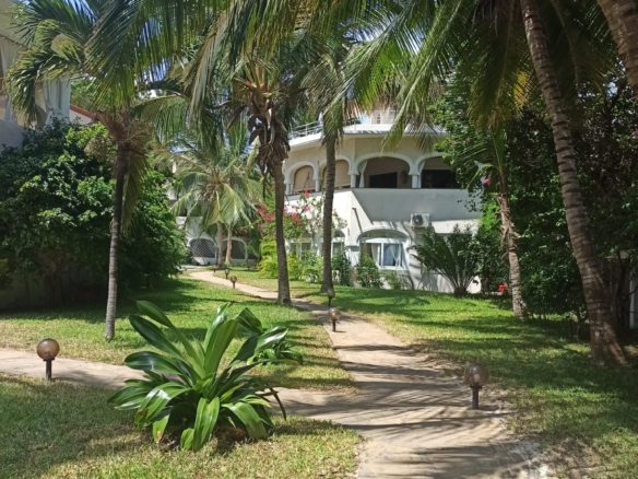 Luxury 2-bedroom apartment directly on Casuarina Beach, Malindi Kenya