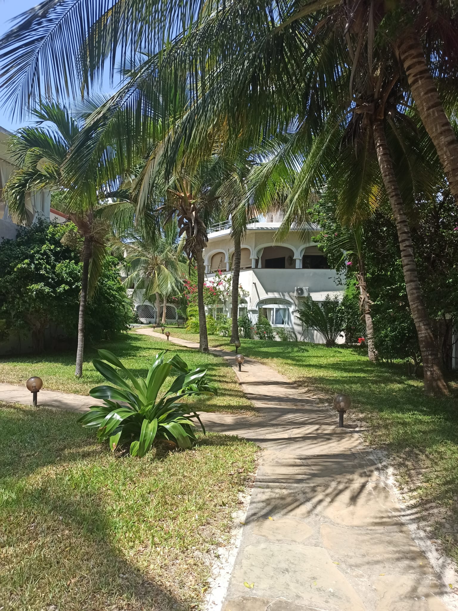 Luxury 2-bedroom apartment directly on Casuarina Beach, Malindi Kenya