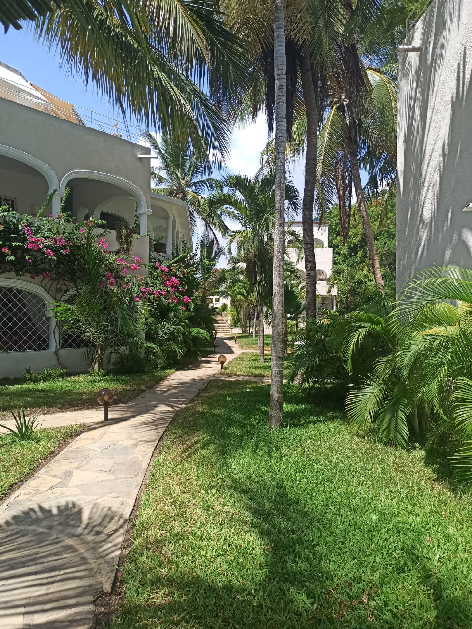 Luxury 2-bedroom apartment directly on Casuarina Beach, Malindi Kenya