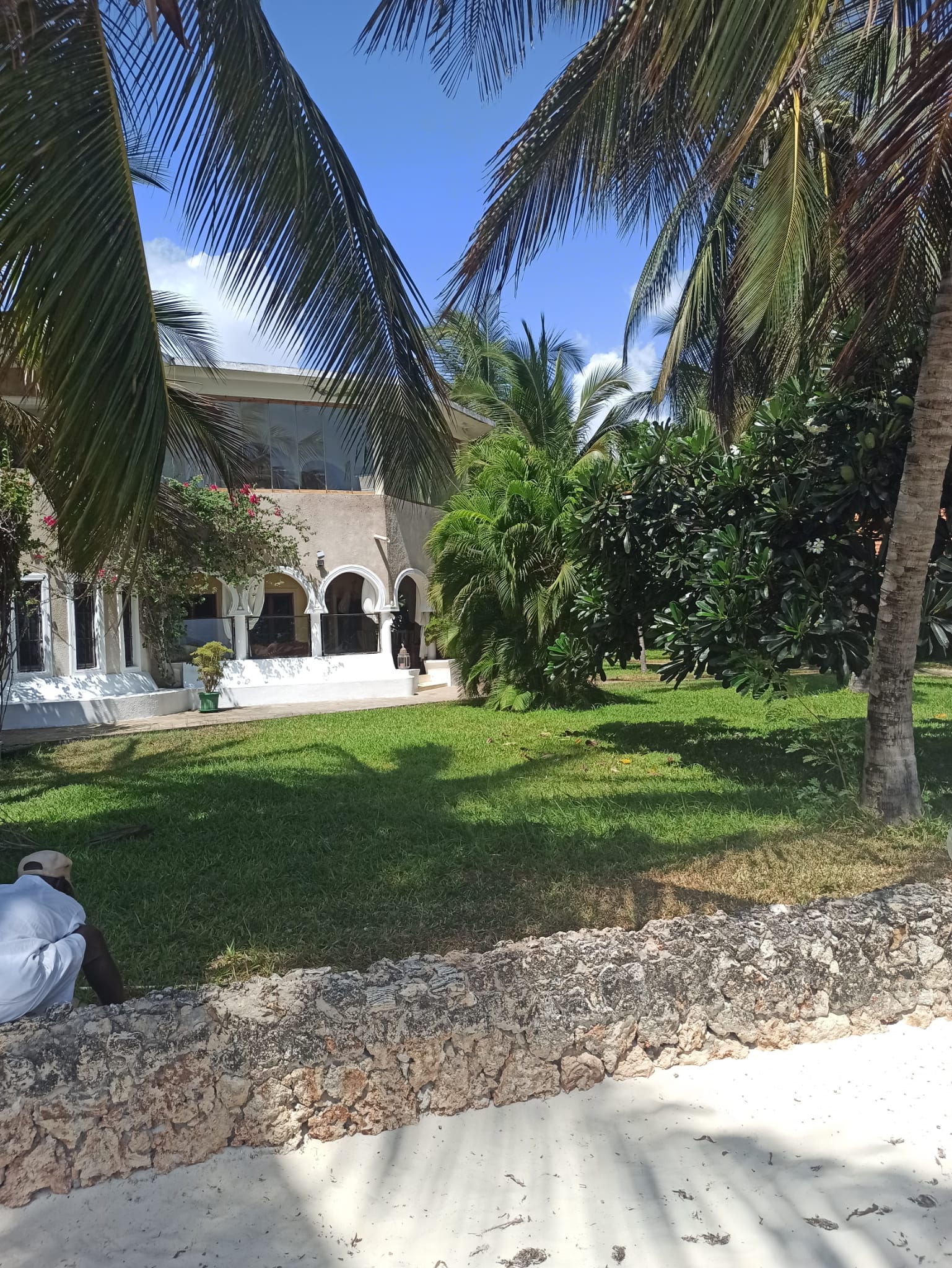 Luxury 2-bedroom apartment directly on Casuarina Beach, Malindi Kenya
