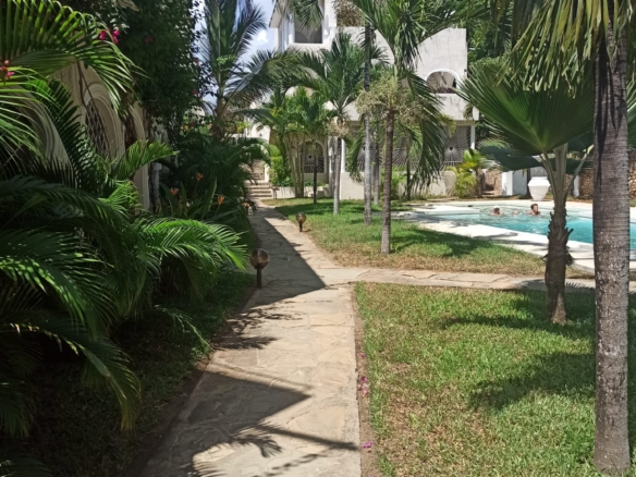 Luxury 2-bedroom apartment directly on Casuarina Beach, Malindi Kenya