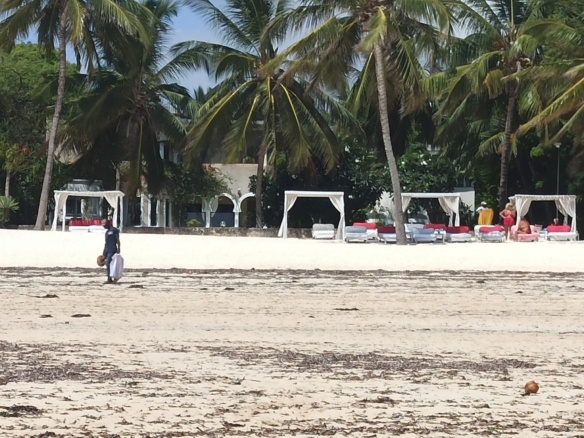 Luxury 2-bedroom apartment directly on Casuarina Beach, Malindi Kenya