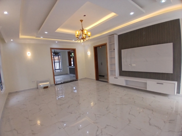 Executive 4-bedroom all-en-suite mansion for sale in Ruiru Mugutha. Gated community of 6 units, 40/80 plot, smart lighting, fitted kitchen, DSQ, and solar heating. Only 3.5 km from Thika Road. Asking KSh 22M.