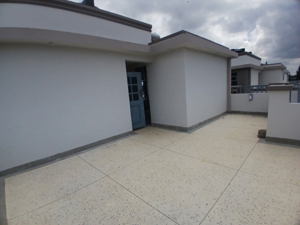 Executive 4-bedroom all-en-suite mansion for sale in Ruiru Mugutha. Gated community of 6 units, 40/80 plot, smart lighting, fitted kitchen, DSQ, and solar heating. Only 3.5 km from Thika Road. Asking KSh 22M.