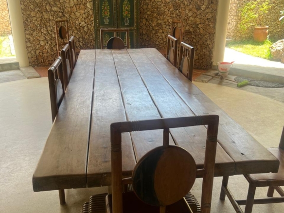 Prime 4-bedroom coastal home for sale in Kibokoni with a 2-bedroom guest suite earning USD 100 per night. Nearly half-acre plot, ideal for investors and families.