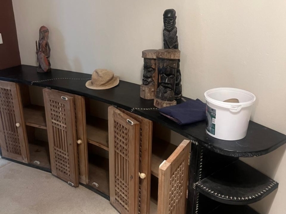 Prime 4-bedroom coastal home for sale in Kibokoni with a 2-bedroom guest suite earning USD 100 per night. Nearly half-acre plot, ideal for investors and families.