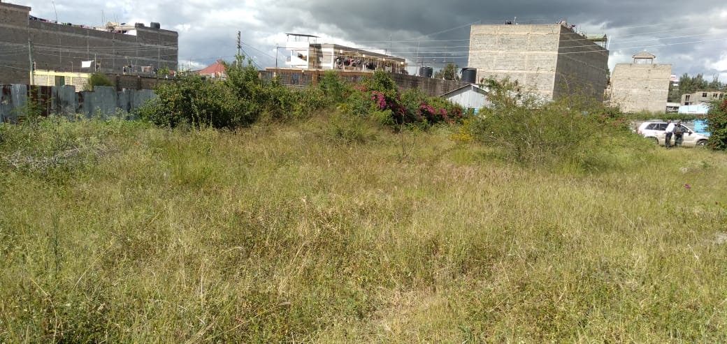 Prime ¼-acre land for sale in Kitengela Town with full utilities, secure surroundings, and high development potential. Perfect for residential, commercial, or mixed-use projects.