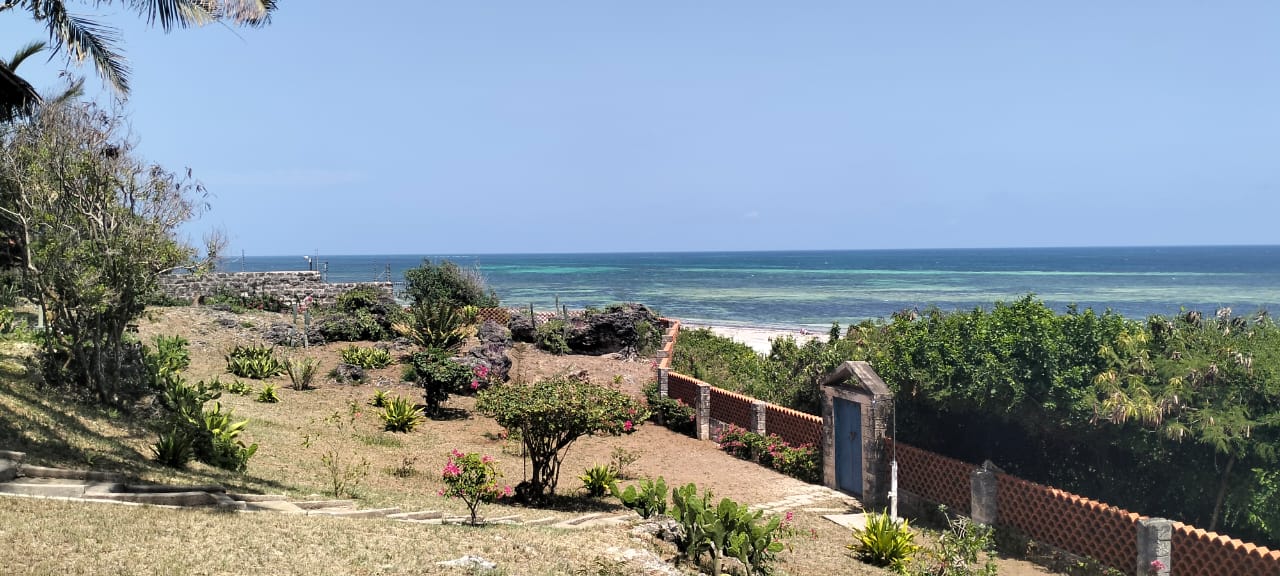 Beachfront Villa on 4.2 Acres for sale on Bofa Beach in Kilifi