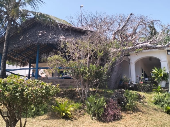 Beachfront Villa on 4.2 Acres for sale on Bofa Beach in Kilifi