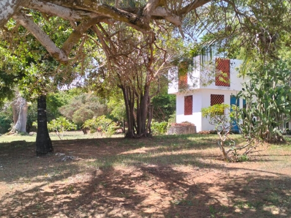 Beachfront Villa on 4.2 Acres for sale on Bofa Beach in Kilifi