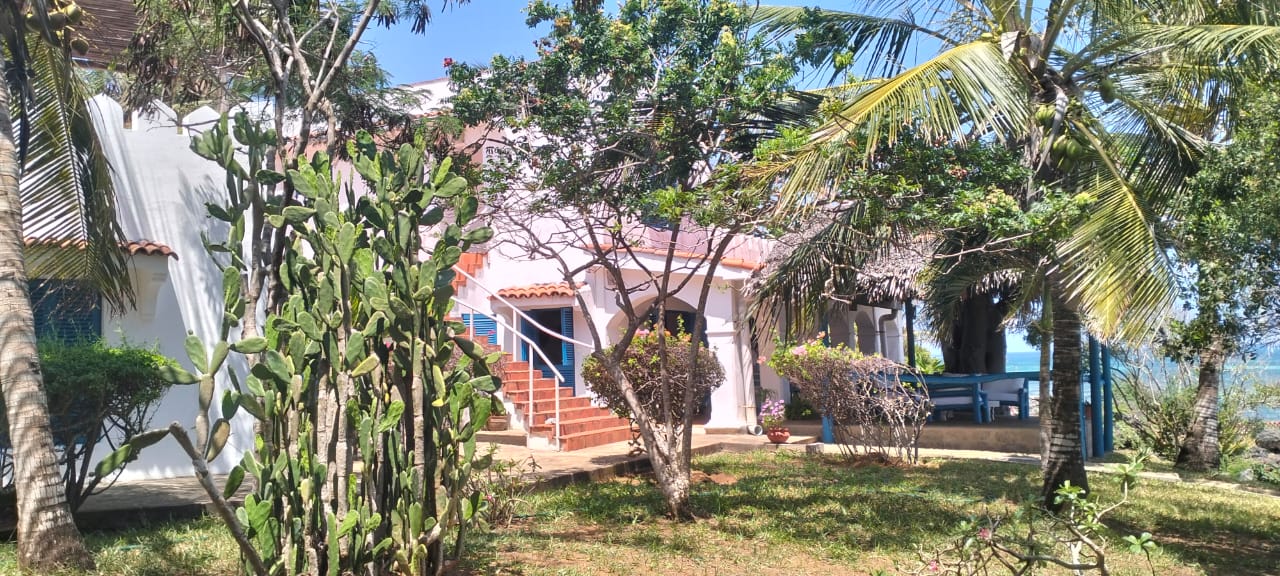 Beachfront Villa on 4.2 Acres for sale on Bofa Beach in Kilifi