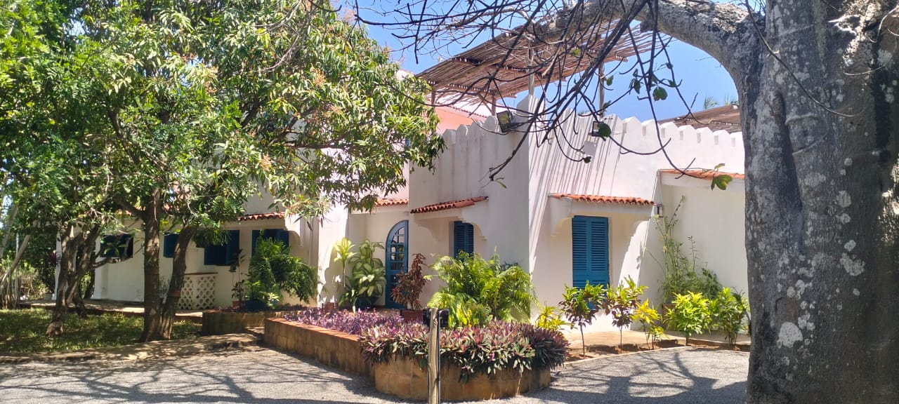 Beachfront Villa on 4.2 Acres for sale on Bofa Beach in Kilifi