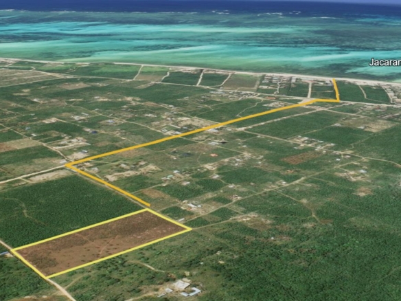 Prime 3-acre land for sale in Watamu’s Jacaranda area—totaling Ksh 36M—ideal for holiday homes, boutique resorts, and land banking. Only 1.4KM from Jacaranda Beach with a clean title and excellent access.