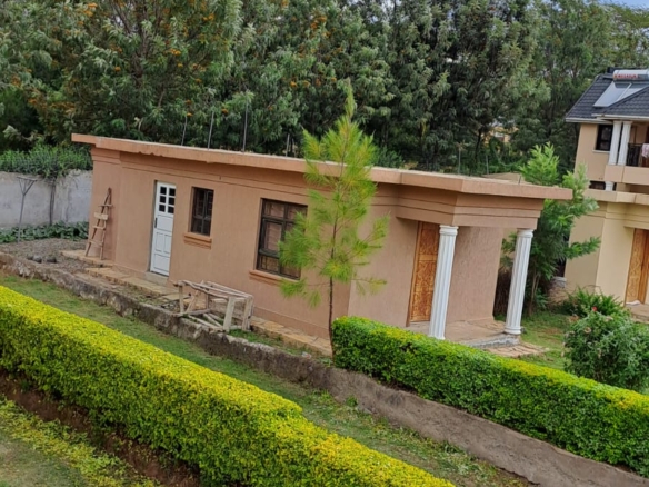 Luxury 5 bedroom all ensuite house with mahogany finishes, bamboo flooring, guest wing, and underground water tank in Baruti West, Nakuru by Mkaazi Real Estate LTD.
