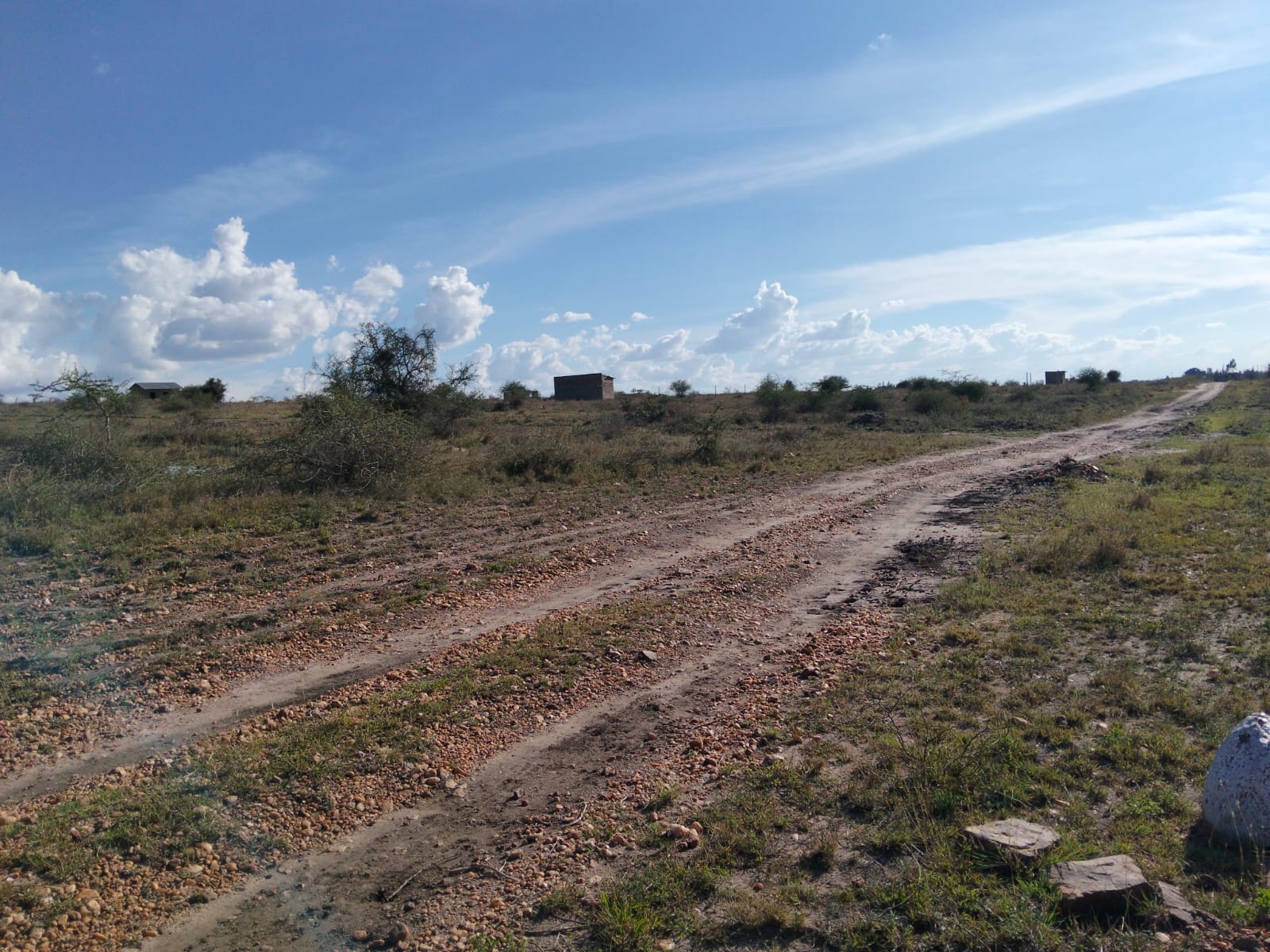 ¼ acre prime residential plot for sale in Lukenya, Machakos County, priced at Kshs 4 million, ideal for home construction or investment.
