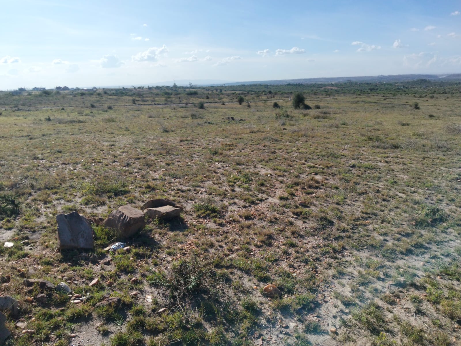 ¼ acre prime residential plot for sale in Lukenya, Machakos County, priced at Kshs 4 million, ideal for home construction or investment.