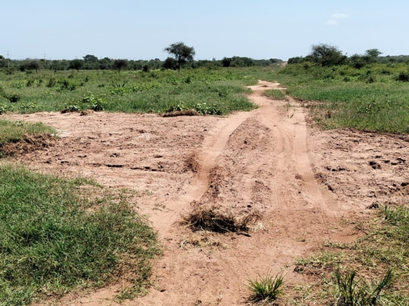 400 Acres for saleon Mombasa road, Emali