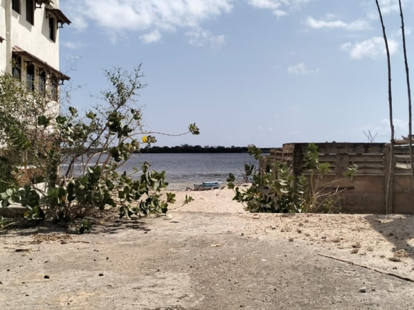 Beachfront plot for sale in Wyoni Lamu measuring 50 x 100 feet with ocean views