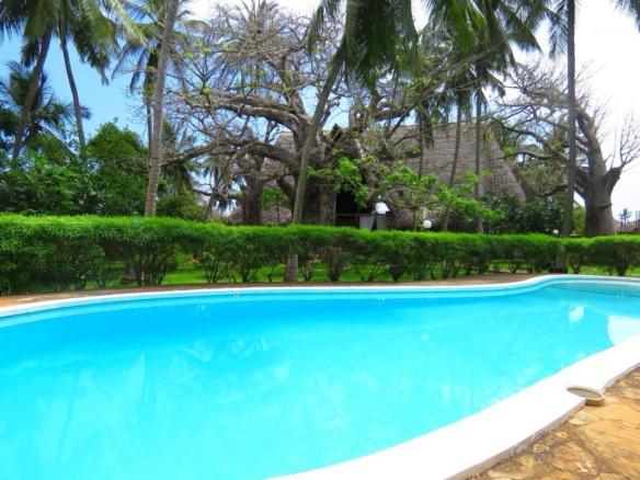 4br for sale in Malindi Frangiani road own compound 1 acre