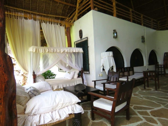 4br for sale in Malindi Frangiani road own compound 1 acre