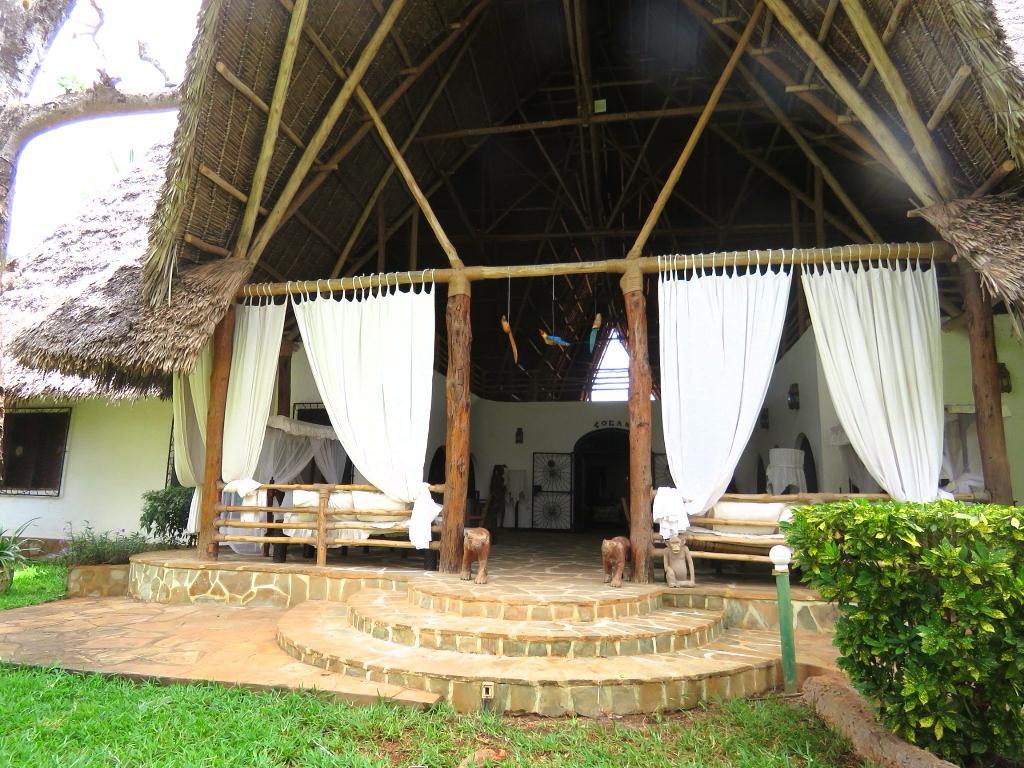 4br for sale in Malindi Frangiani road own compound 1 acre