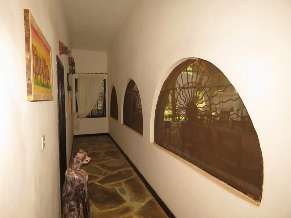 4br for sale in Malindi Frangiani road own compound 1 acre