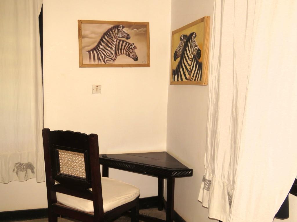 4br for sale in Malindi Frangiani road own compound 1 acre