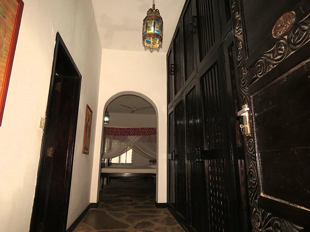 4br for sale in Malindi Frangiani road own compound 1 acre