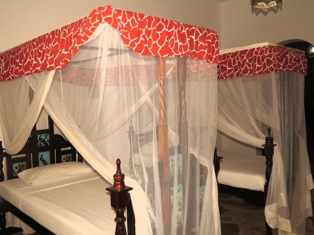 4br for sale in Malindi Frangiani road own compound 1 acre