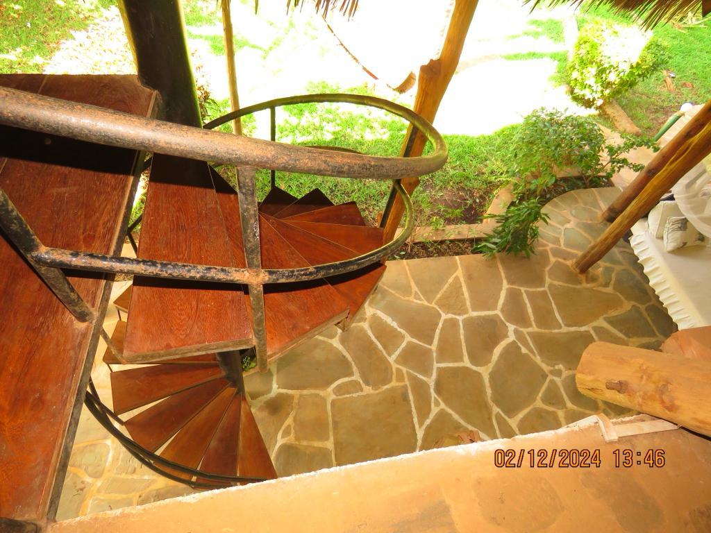 4br for sale in Malindi Frangiani road own compound 1 acre