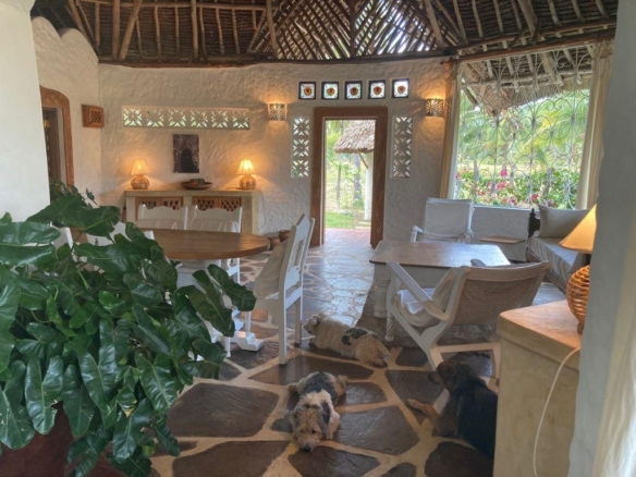 Luxury 3-bedroom en-suite villas for sale and rent in Che Shale Bay, Kenya’s prime coastal destination.