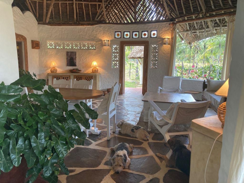 Luxury 3-bedroom en-suite villas for sale and rent in Che Shale Bay, Kenya’s prime coastal destination.