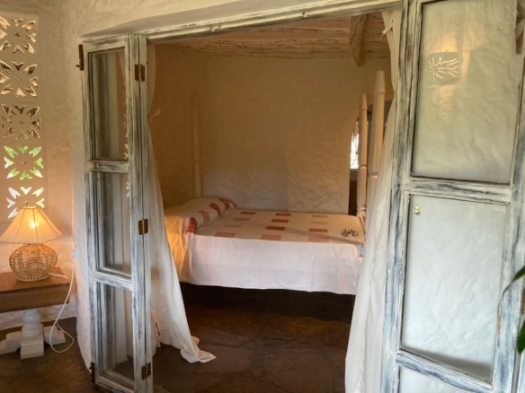 Luxury 3-bedroom en-suite villas for sale and rent in Che Shale Bay, Kenya’s prime coastal destination.