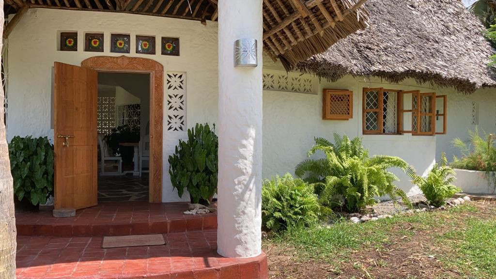 Luxury 3-bedroom en-suite villas for sale and rent in Che Shale Bay, Kenya’s prime coastal destination.