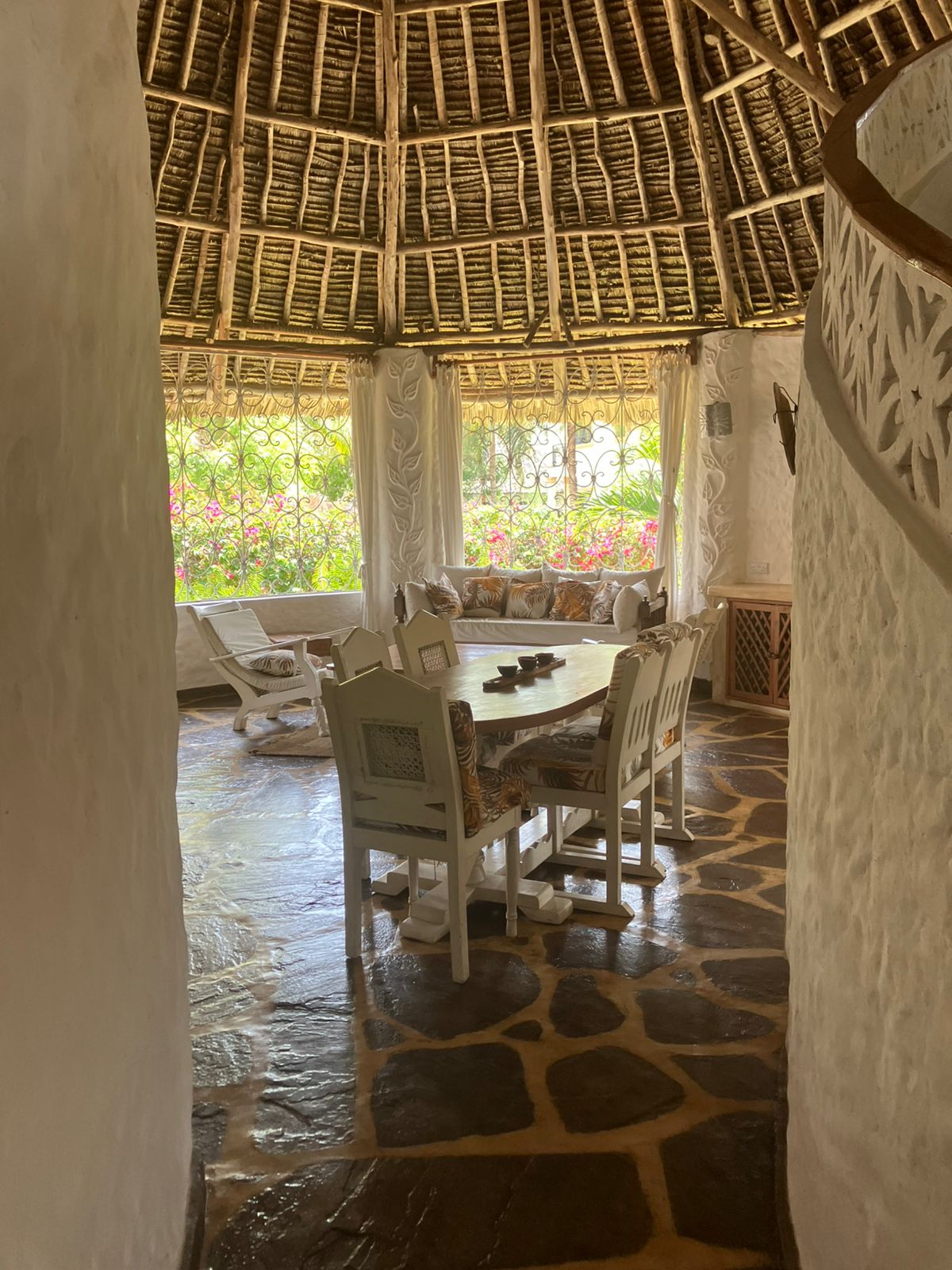 Luxury 3-bedroom en-suite villas for sale and rent in Che Shale Bay, Kenya’s prime coastal destination.