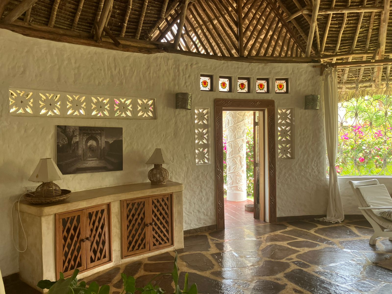 Luxury 3-bedroom en-suite villas for sale and rent in Che Shale Bay, Kenya’s prime coastal destination.