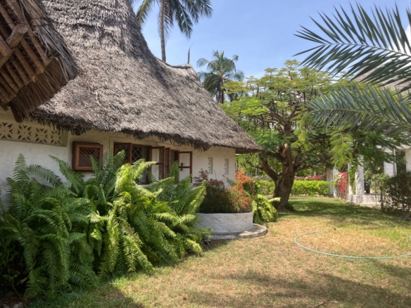 Luxury 3-bedroom en-suite villas for sale and rent in Che Shale Bay, Kenya’s prime coastal destination.