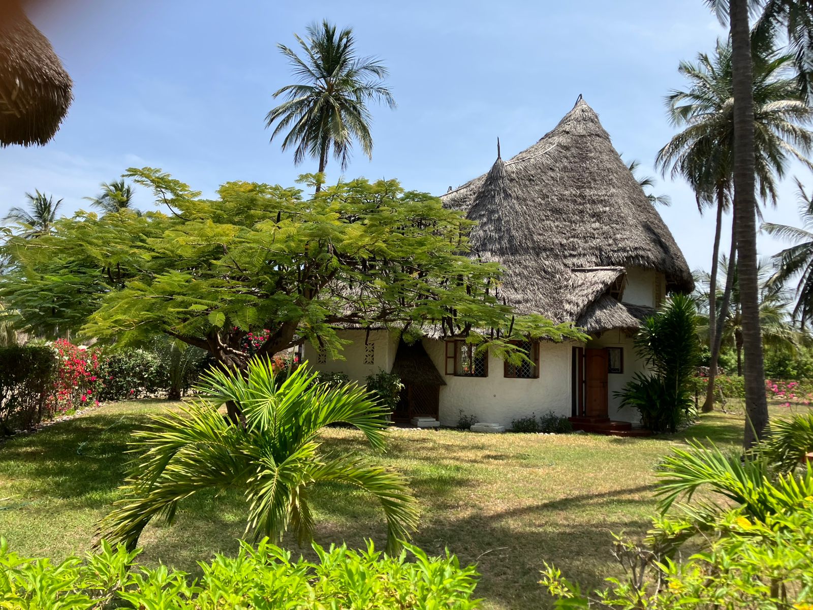 Luxury 3-bedroom en-suite villas for sale and rent in Che Shale Bay, Kenya’s prime coastal destination.