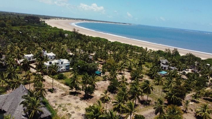 Luxury 3-bedroom en-suite villas for sale and rent in Che Shale Bay, Kenya’s prime coastal destination.