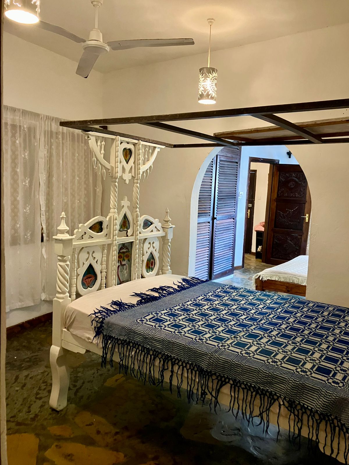 1.5-bedroom beachfront apartment at Oasis Malindi with ocean and pool views, available for short- and long-term rent.