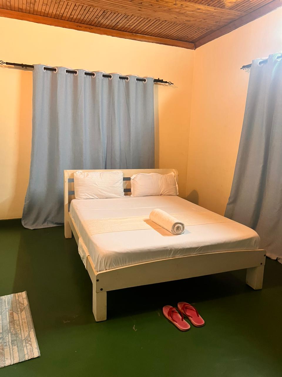 3-bedroom apartment for rent at Malindi Complex in Malindi CBD with flexible rental options and Safaricom WiFi available.