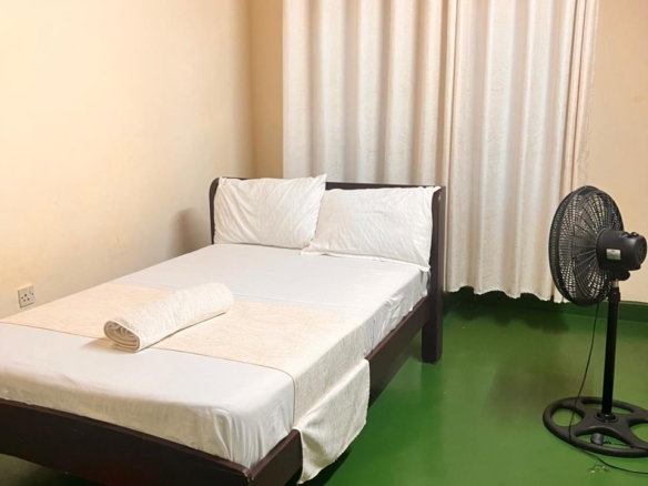 3-bedroom apartment for rent at Malindi Complex in Malindi CBD with flexible rental options and Safaricom WiFi available.