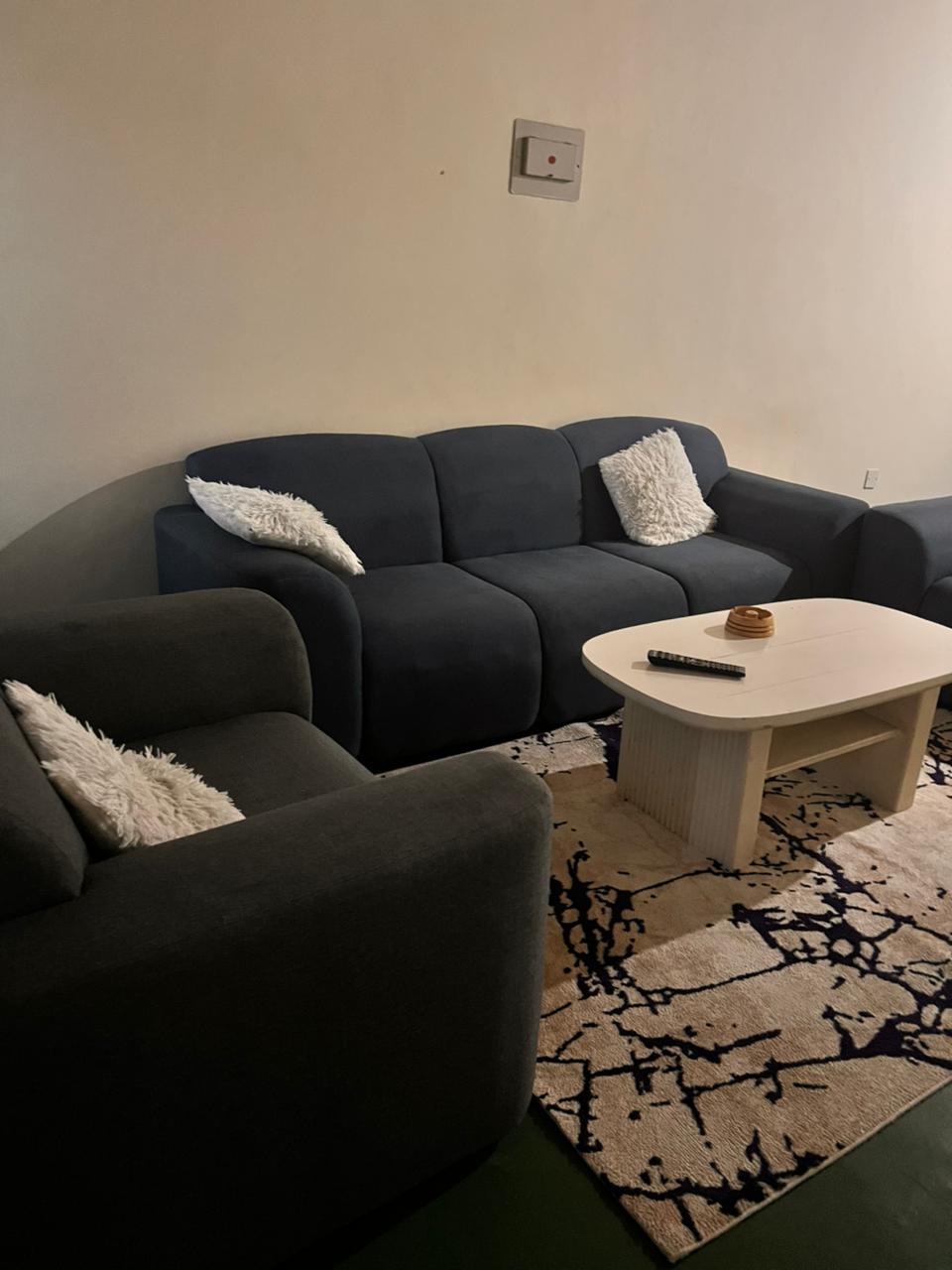 3-bedroom apartment for rent at Malindi Complex in Malindi CBD with flexible rental options and Safaricom WiFi available.