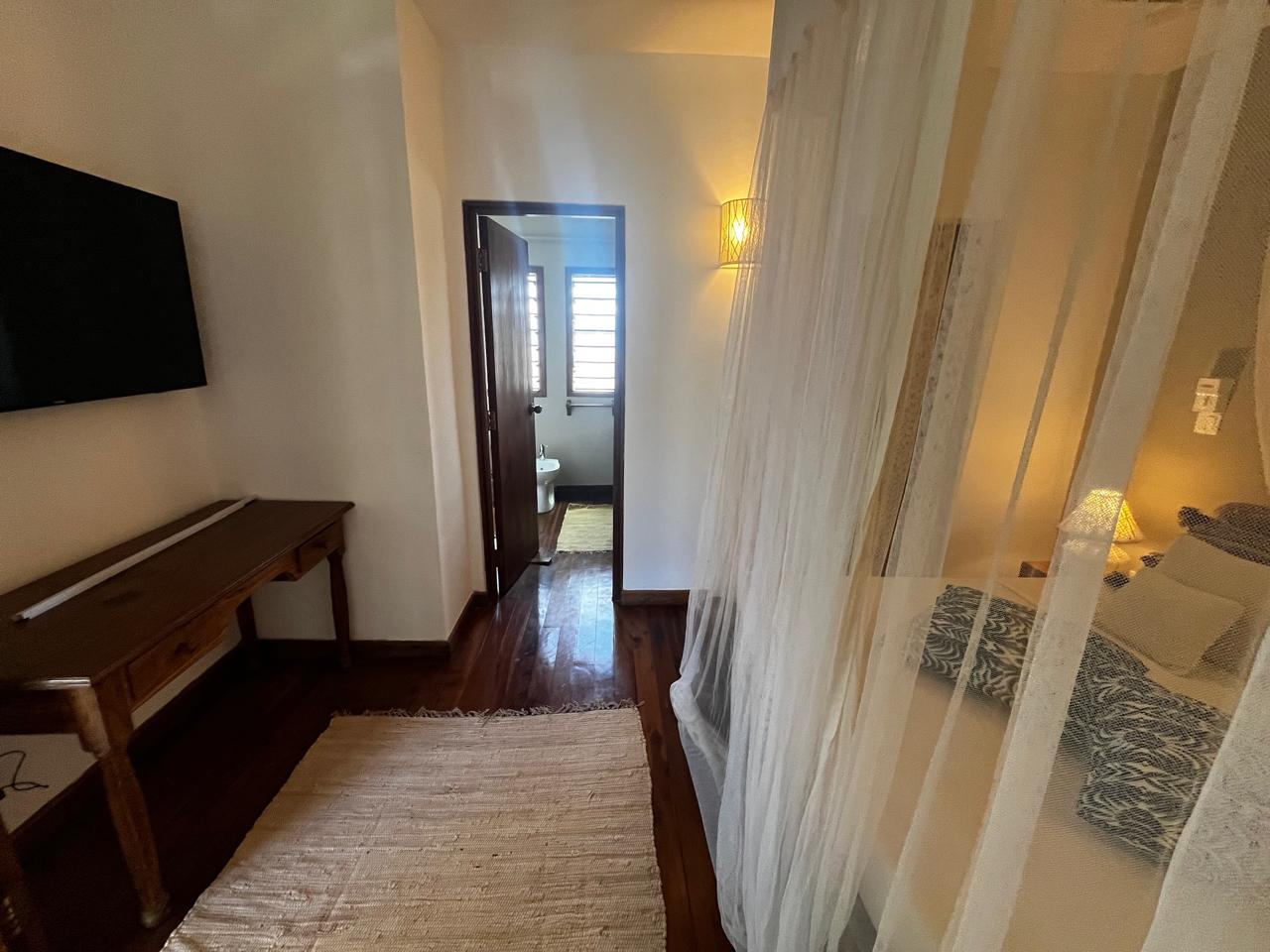 Luxury penthouse studio with private jacuzzi for short-term rental at Beverly Suites, Silversands Road, 100 meters from the beach.