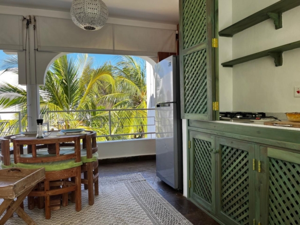 Luxury penthouse studio with private jacuzzi for short-term rental at Beverly Suites, Silversands Road, 100 meters from the beach.