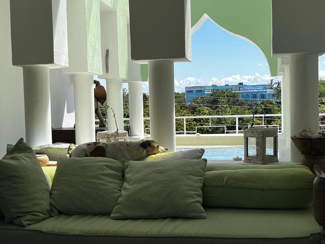 Luxury penthouse studio with private jacuzzi for short-term rental at Beverly Suites, Silversands Road, 100 meters from the beach.